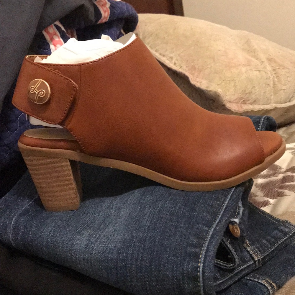 New LindsaY Phillips interchangeable snap boot